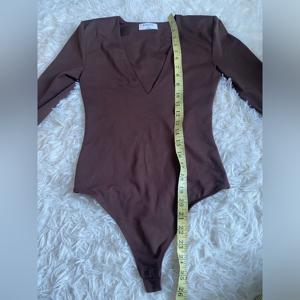 Aritzia Babaton Contour Shoulder Pad V-Neck Bodysuit - Picture 8 of 8